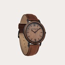 Le bracelet Pecan est fait de cuir véritable et d'un fermoir boucle métallique et est naturellement teint avec une teinte marron clair. Le Bracelet Pecan 18mm convient au montre de la Collection MINIMAL 40mm.