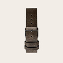 The Khaki Band is made of genuine leather and a metal buckle clasp and is naturally dyed with a beige hue. The Khaki Band 18mm fits the 40mm MINIMAL Collection and CHRONUS Collection.