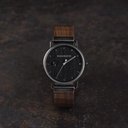 Our MINIMAL Retro models feature an all new design existing of 3 new elements. First, a clean new minimal casing. Second, a new two-pointer movement with numeric time window. Finally, an all new flexible wooden strap which fits any wrist. The Retro ROCK i