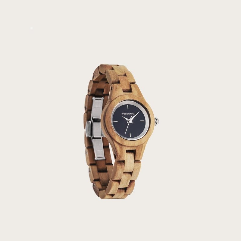 The Iris watch from the FLORA Collection consists of soft olive wood that has been hand-crafted to its finest slenderness. The Iris features a midnight blue dial with silver coloured details.