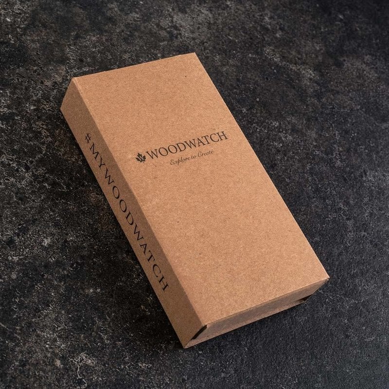 Inspirado en el minimalismo nórdico contemporáneo. El NORDIC Copenhagen presenta una caja de madera de olivo blanco de 36 milímetros de diámetro con esfera blanca y detalles dorados. Hecho a mano. De madera de orígen sostenible combinado con una correa de