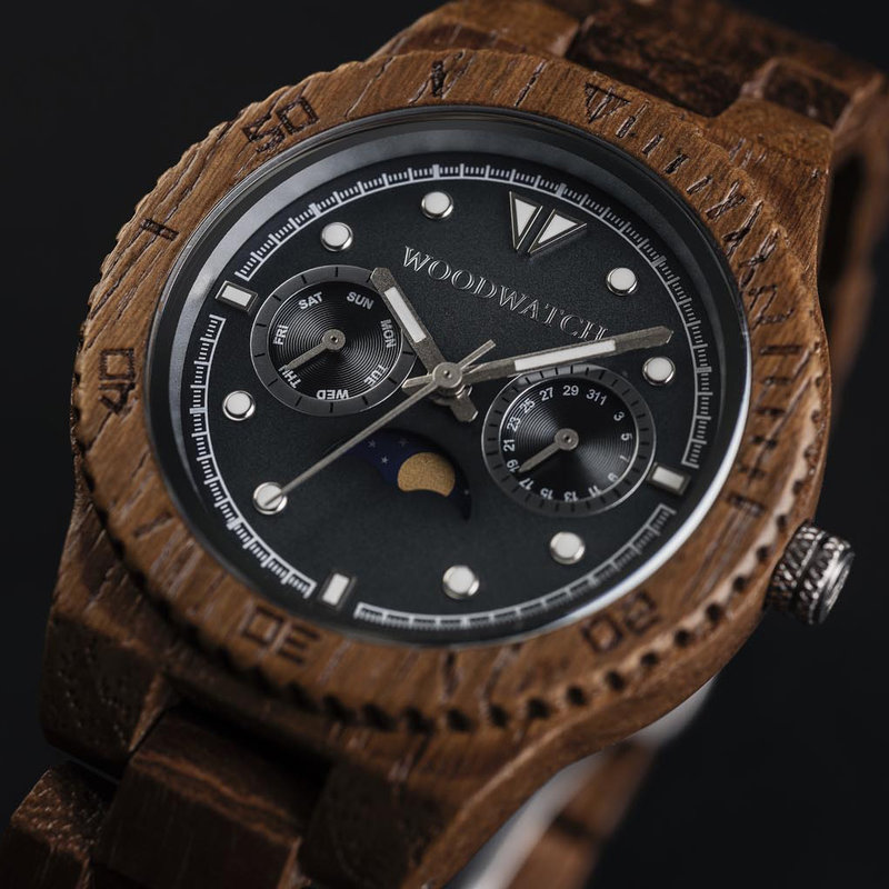 The ODYSSEY Collection is fully designed for the 7th anniversary of WoodWatch. The collection accommodates a 40mm diameter watch case with our characteristic moonphase movement. We incorporated phosphorescent materials in a WoodWatch for the first time ev