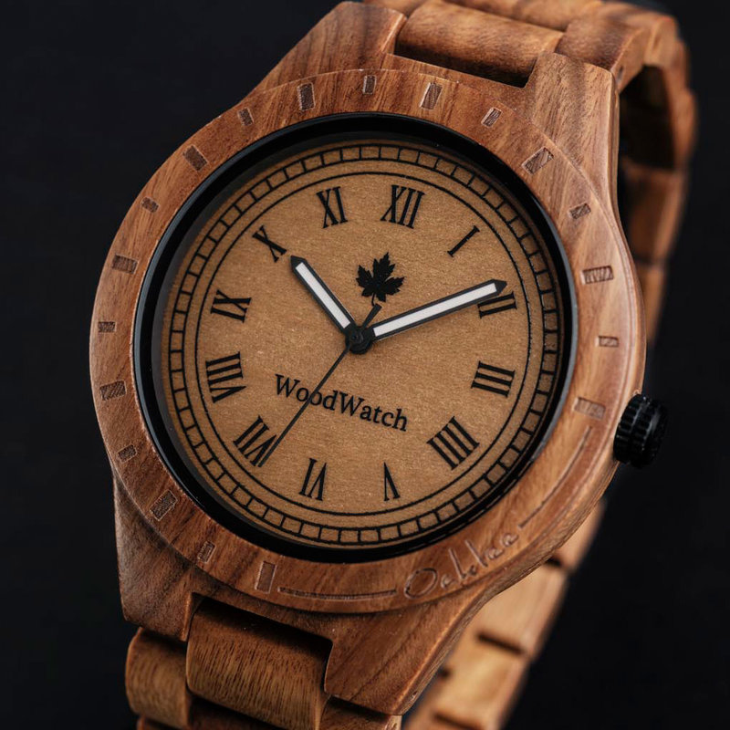 L'istinto e il desiderio di una nuova avventura. Queste sono le idee che hanno dato vita alla Collezione ORIGINAL. Orologi in legno intagliati a mano che celebrano l'aspetto genuino della natura, grande bellezza del nostro mondo. Ogni modello è un'afferma