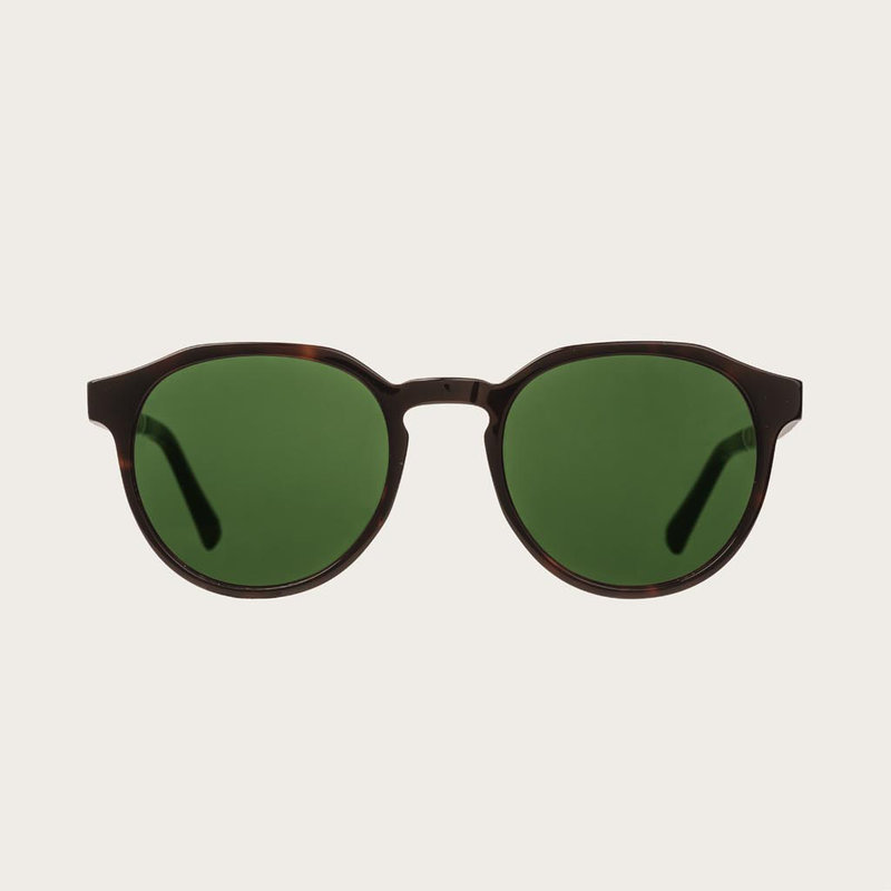 The REVELER Forever Havanas Camo features a sleek geometric dark brown tortoise frame with green camo lenses. Composed of durable Italian Mazzucchelli bio-acetate with hand-finished natural ebony temples and tortoise acetate tips. Bio-acetate is made from