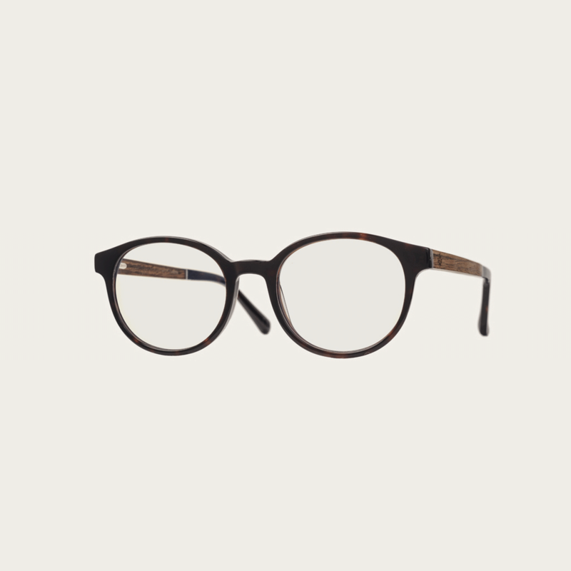 Filter out harmful excess blue light which can cause eye strain, headaches and poor sleep. The SOHO Forever Havanas features an oval dark brown tortoise frame and is composed of durable Italian Mazzucchelli bio-acetate with hand-finished natural ebony tem