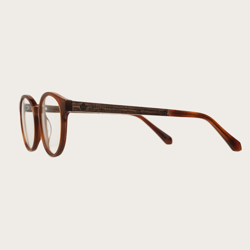 Filter out harmful excess blue light which can cause eye strain, headaches and poor sleep. The SOHO Classic Havanas features an oval dark yellow tortoise frame and is composed of durable Italian Mazzucchelli bio-acetate with hand-finished natural ebony te