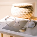 Filter out harmful excess blue light which can cause eye strain, headaches and poor sleep. The ELLIPSE Clear features a characteristic rounded clear frame and is composed of durable Italian Mazzucchelli bio-acetate with hand-finished natural senna siamea