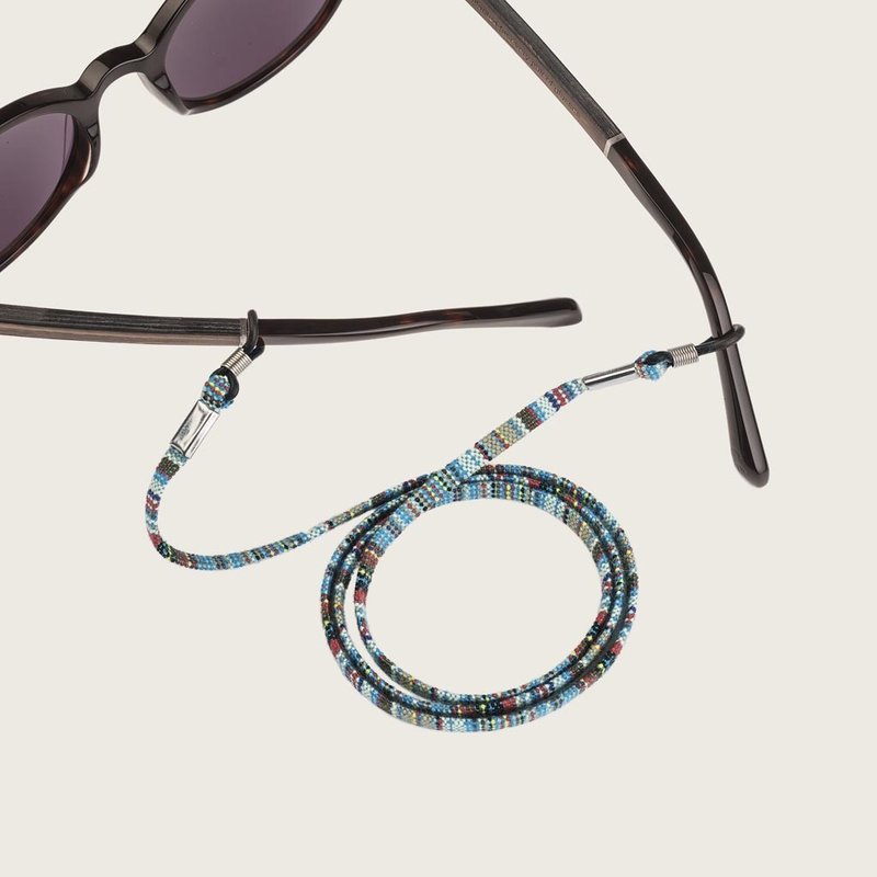 ¿Está cansado de perder o romper sus anteojos o gafas de sol? Nos dedicamos a proteger sus gafas a la moda. Con un gran estilo, este cordón bohemio y multicolor puede combinarse perfectamente con sus gafas WoodWatch, o simplemente usarlo con su propio par