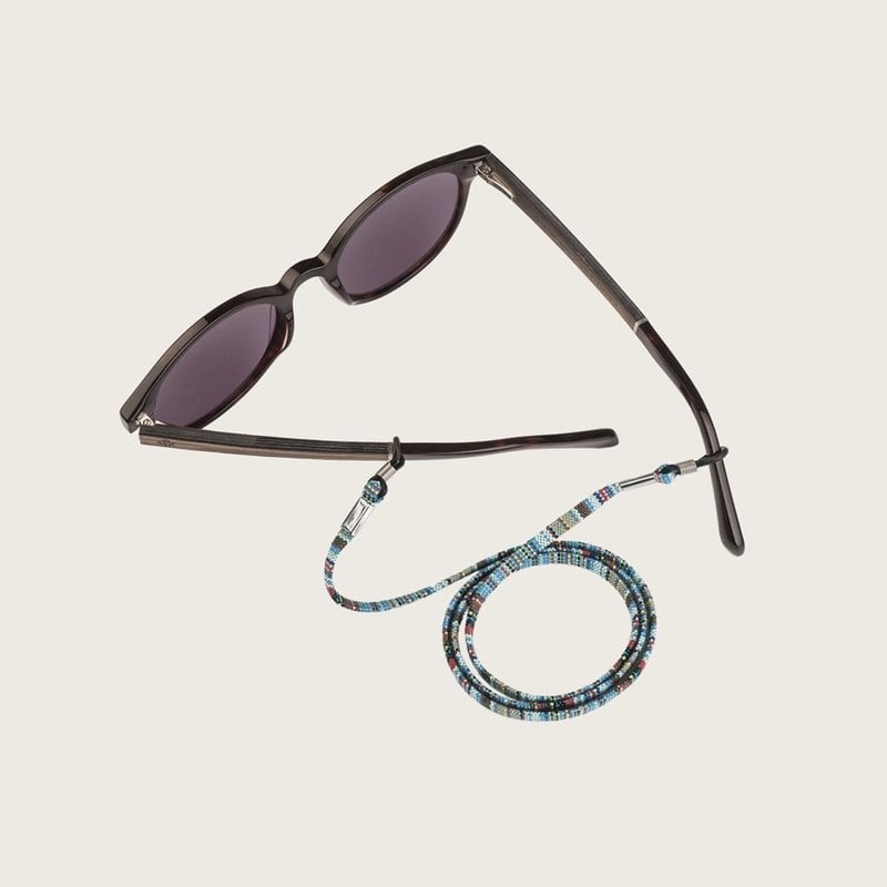 Vous avez marre de perdre ou de casser vos lunettes de vue ou lunettes de soleil? Nous nous engageons à protéger vos lunettes, en étant tendance. Doté d'une touche de style, ce cordon d'aspect cuir cyan subtil peut être parfaitement assorti à vos lunettes