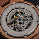 Notre édition limitée AUTOMATIC Vanguard contient un mouvement mécanique à remontage automatique de 21 rubis avec une réserve d’énergie de 36 heures. Le cadran à cœur ouvert (transparent) comporte un verre recouvert de saphir et une plaque arrière sur laq