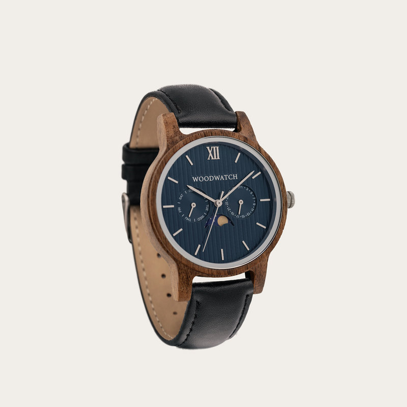 The CLASSIC Collection rethinks the aesthetic of a WoodWatch in a sophisticated way. The slim cases give a classy impression while featuring a unique a moonphase movement and two extra subdials featuring a week and month display. The CLASSIC Typhoon Jet i