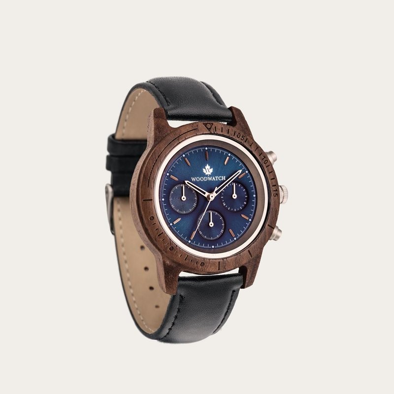 Sapphire Silver Jet features a classic SEIKO VD54 chronograph movement, scratch resistant sapphire coated glass and jet strap. Made from American Walnut Wood and handcrafted to perfection. The watch is available with a wooden strap or a leather strap.