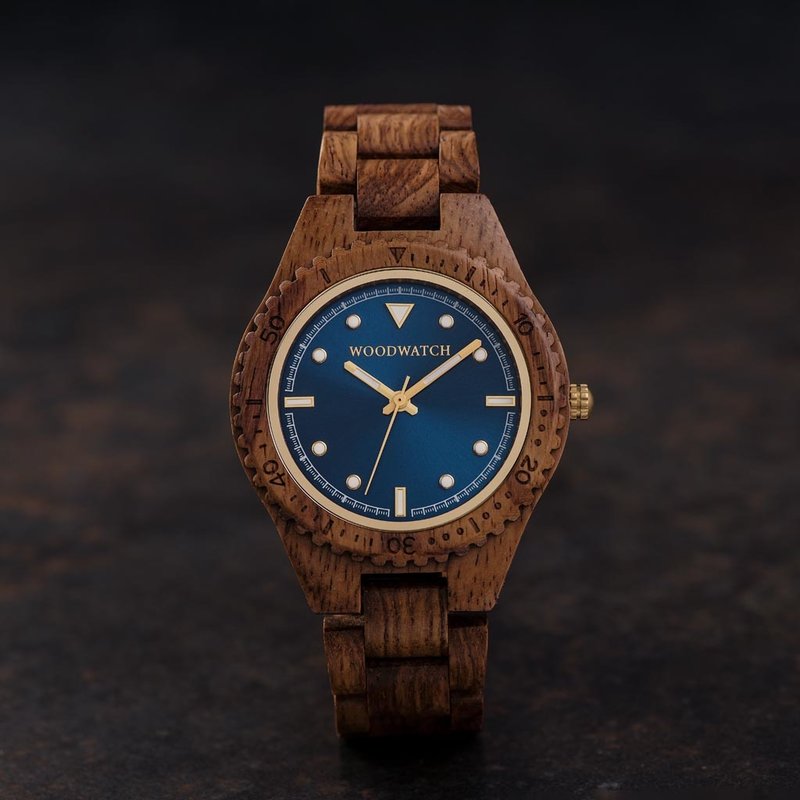 The Forester collection breathes nature and simplicity. Experience true freedom with the FORESTER Riverwood, featuring a slim 40mm diameter case, newly designed blue dial and classy gold details. Made from sustainable Kosso wood from East Africa, this watch is a perfect companion to everyday adventures.