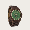 Il sofisticato orologio GRAND Emerald Jungle combina un lussuoso quadrante in acciaio inossidabile a due quadranti aggiuntivi, i quali segnano settimana e mese. L'orologio è realizzato in resistente legno di noce americano. Si abbina perfettamente ai BROO
