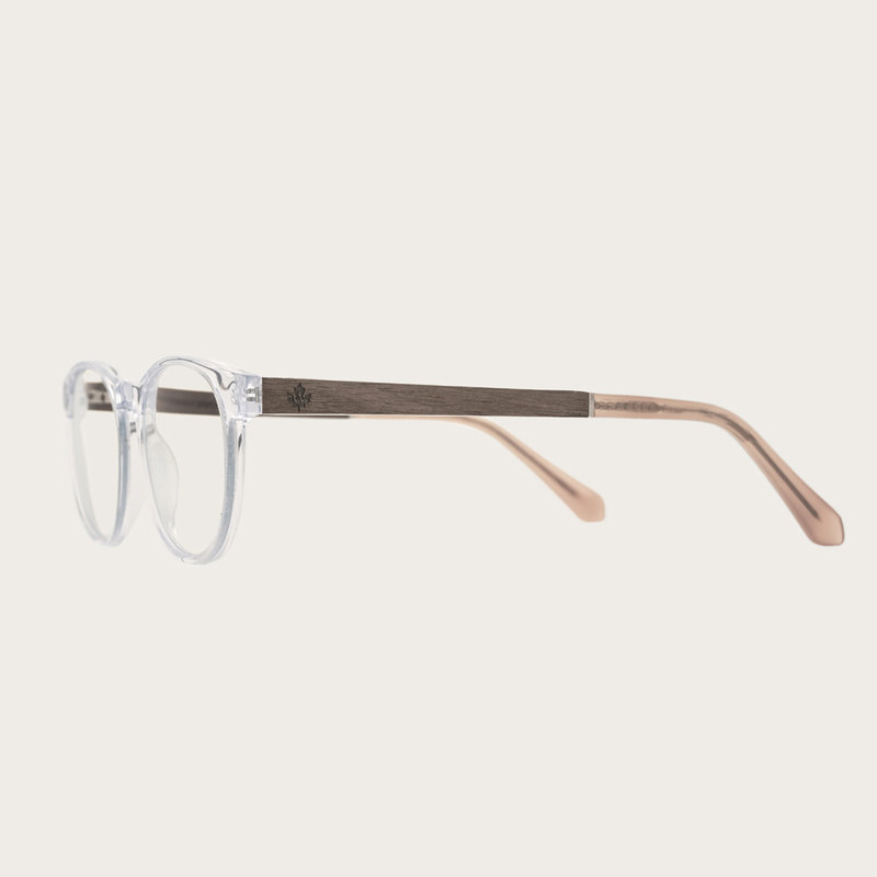 De CLASSIC Sailor heeft een elegante slanke behuizing en kenmerkt zich met een unieke maankalender en twee extra wijzerplaten. Het horloge is vervaardigd uit natuurlijk Kosso-hout uit Oost-Afrika en heeft een blauwe wijzerplaat met gouden details. Combine