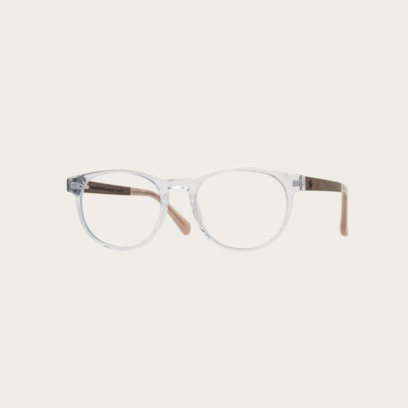 Il CLASSIC Sailor ha una cassa sottile dal tocco elegante, caratterizzata da un movimento lunare unico e due quadranti aggiuntivi. L'orologio è realizzato con legno di kosso e presenta un quadrante blu con dettagli dorati. Si abbina perfettamente agli occ