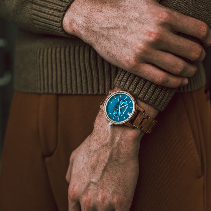 The CLASSIC Collection rethinks the aesthetic of a WoodWatch in a sophisticated way. The slim cases give a classy impression while featuring a unique a moonphase movement and two extra subdials featuring a week and month display. The CLASSIC Surfer is mad