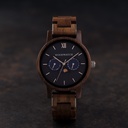 The CLASSIC Collection rethinks the aesthetic of a WoodWatch in a sophisticated way. The slim cases give a classy impression while featuring a unique a moonphase movement and two extra subdials featuring a week and month display. The CLASSIC Mariner is ma