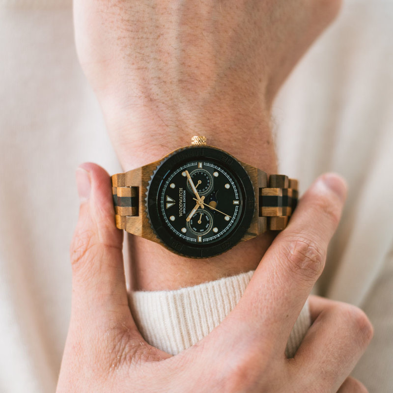 Now available in limited availability - our ODYSSEY Special Edition. Made by hand from a unique combination of Green and Black Sandalwood from South America and East Africa and featuring golden details. Only 100 pieces are available. Each watch is uniquel