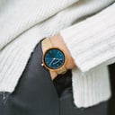 Inspired by contemporary Nordic minimalism. The NORDIC Malmo Beige features a 36mm diameter kosso wood case with a blue dial and golden details. Handmade from sustainably sourced wood combined with an ultra soft beige sustainable vegan leather strap.
