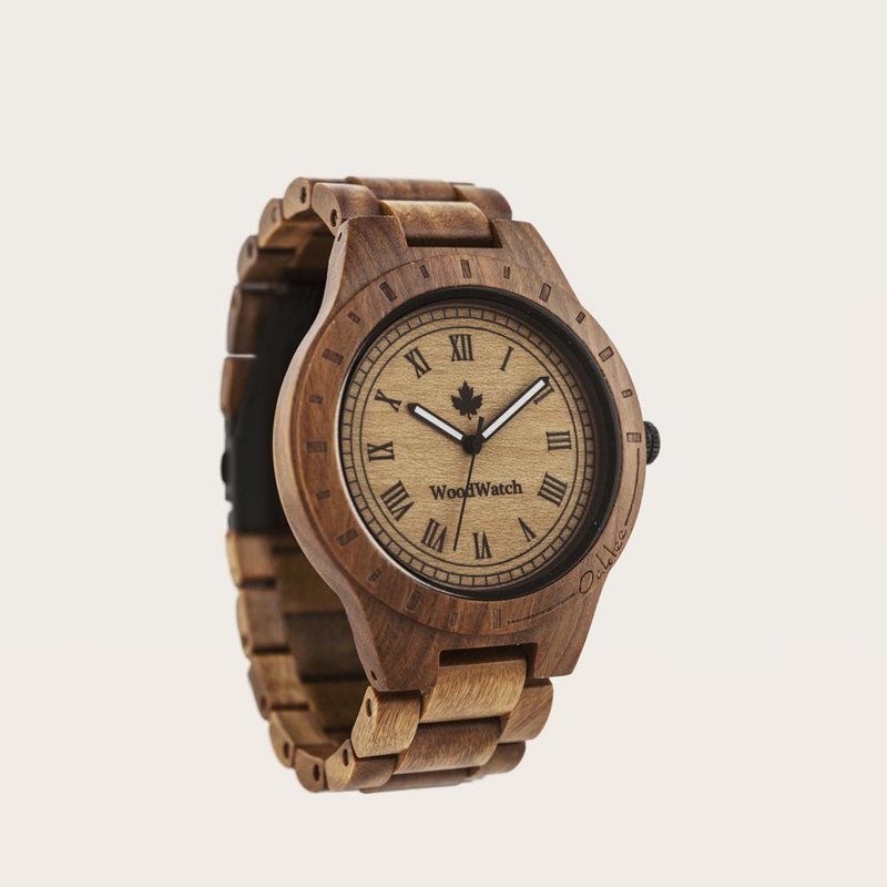 L'instinct primal et l’appel d’une nouvelle aventure. Cette idée est à l'essence même de la Collection ORIGINAL. Ces montres en bois, faites à la main, célèbrent l'aspect brut de la nature qui donne au monde sa beauté. Chaque modèle est une déclaration de