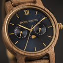 Die CLASSIC Kollection überdenkt auf raffinierte Weise die Ästhetik einer WoodWatch. Die schlanken Gehäuse geben einen klassischen Eindruck und verfügen über eine einzigartige Mondphasenbewegung und zwei zusätzliche Hilfszifferblätter mit Wochen- und Mona