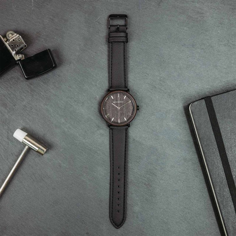 A renewed MINIMALl design with a timeless look that matches any occasion. Featuring a thin, black case, and leadwood bezel and dial. Comes with a cactus leather strap in matching black, extremely soft and durable, made from cactus leaves from Mexico.