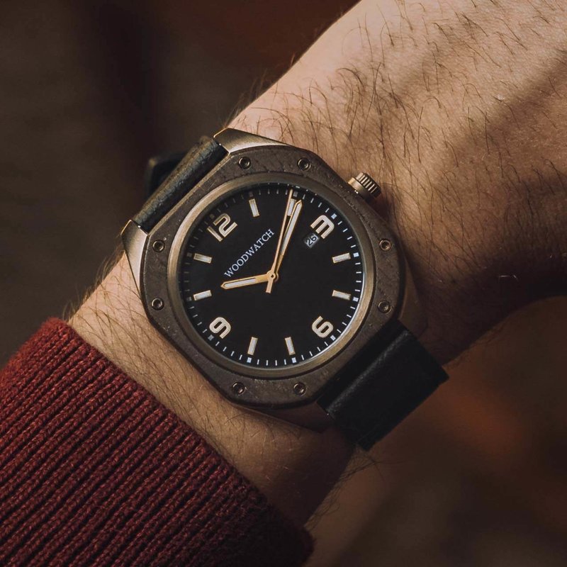 The RANGER pays tribute to the fundamental traits of tactical aircraft instruments and combines a unique, one of a kind, screwed-down bezel with an industrial design.