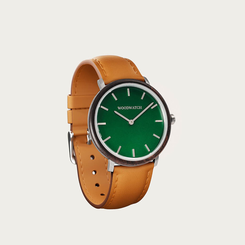 A renewed MINIMAL design with a timeless look that matches any occasion. Featuring a thin, steel case, and leadwood bezel and green dial. Comes with a new watch strap, designed from the ground up to perfectly match the minimal watch case in style and mate