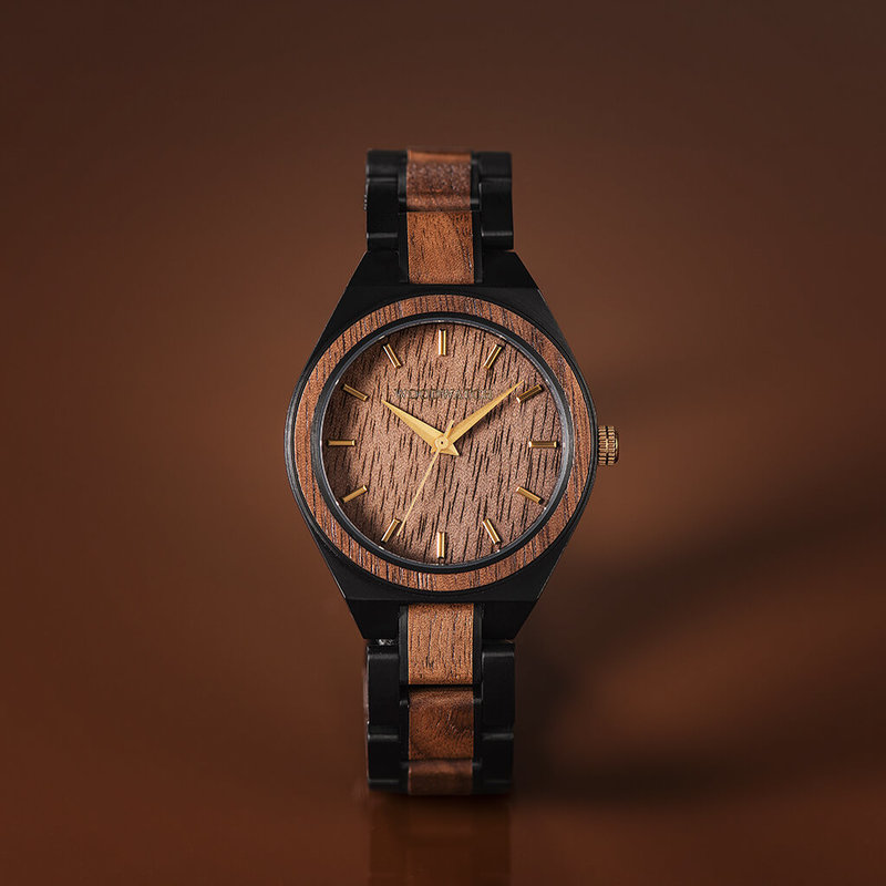 UNITY Abyss is a sleek timepiece that combines two strong elements to come up with a classic design. The watch unites a black stainless steel band and 38mm case with our signature wooden characteristics. Featuring gold coloured hands, both the dial and ba