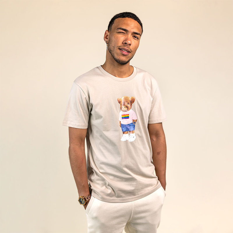 Camiseta suave unisex de manga corta con cuello redondo, hecha de 100% algodón orgánico y con estampado de Harvey entero.