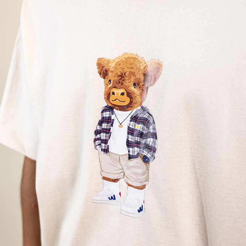 T-shirt unisexe de qualité à manches courtes, col rond, fabriqué à partir de 100 % coton biologique et avec le logo Harvey intégral.