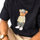 T-shirt unisexe de qualité à manches courtes, col rond, fabriqué à partir de 100 % coton biologique et avec le logo Harvey intégral.