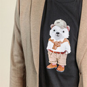 Weiches Unisex-Kurzarm-T-Shirt mit Rundhalsausschnitt, aus 100% Bio-Baumwolle und mit Ganzkörper Harry Hedgehog.