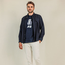 Soft unisex short-sleeved t-shirt with a round neck, made of 100% organic cotton and featuring a full body Peter Panda.