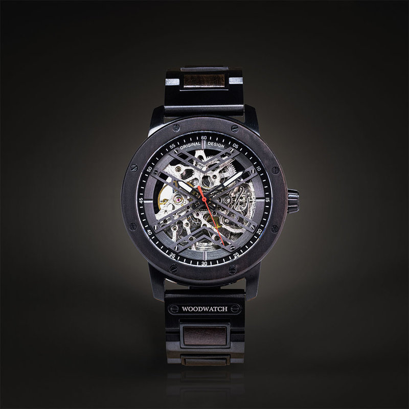 The HEROIC Dark Soil is made of Chacate Preto Wood and features a black dial with dark metal details.