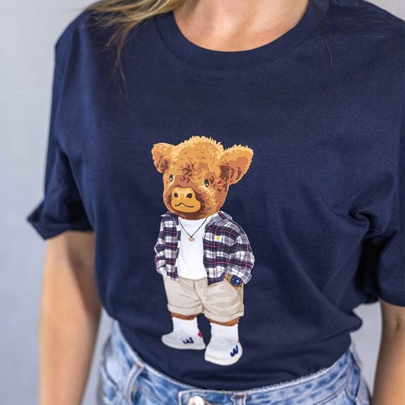Soft unisex short-sleeved t-shirt with a round neck, made of 100% organic and recycled cotton and featuring a full body Harvey.