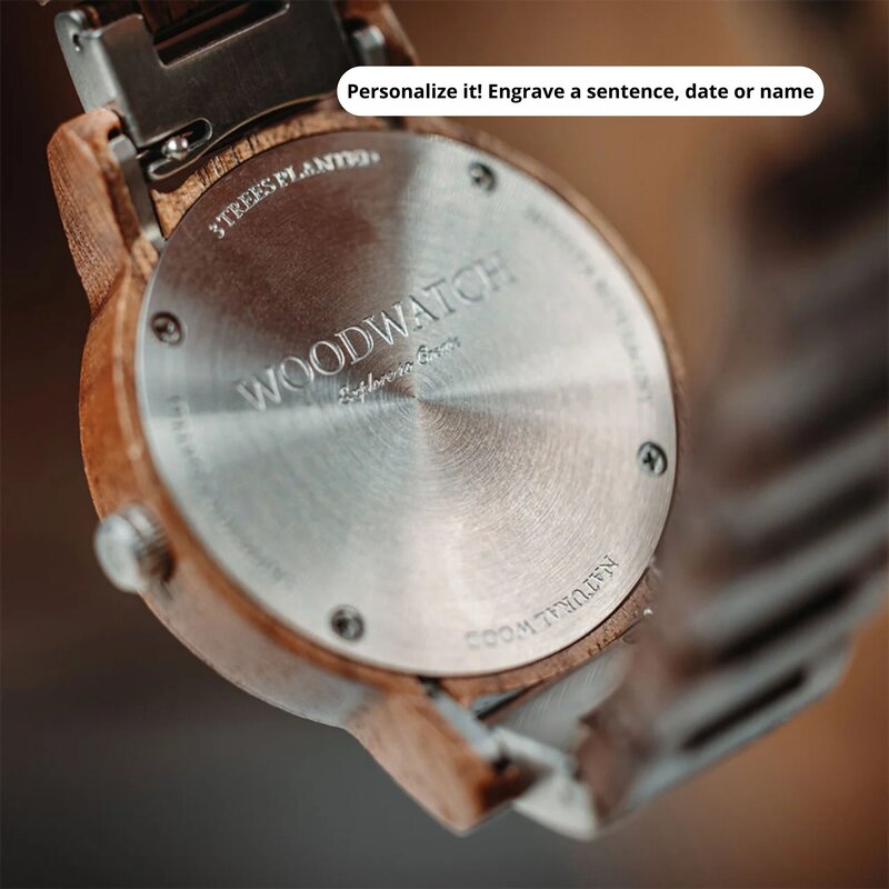 The CLASSIC Collection rethinks the aesthetic of a WoodWatch in a sophisticated way. The slim cases give a classy impression while featuring a unique a moonphase movement and two extra subdials featuring a week and month display. The CLASSIC Mariner is ma
