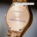 Für die Blossom wird nachhaltiges Olivenholz zu einer schlichten Uhr verarbeitet. Die Uhren der FLORA Kollektion zieren dein Handgelenk auf besonders dezente Weise, da das Gehäuse nur 26 mm Durchmesser hat. Die zarte Schönheit der Blossom ist auf der einz
