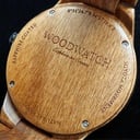 L'istinto e il desiderio di una nuova avventura. Queste sono le idee che hanno dato vita alla Collezione ORIGINAL. Orologi in legno intagliati a mano che celebrano l'aspetto genuino della natura, grande bellezza del nostro mondo. Ogni modello è un'afferma