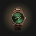 Este reloj con diseño premium combina nuevos tipos de madera únicos tallados a mano con lujosas esferas y tapa de acero inoxidable. El reloj lleva en su centro un completo nuevo movimiento multi-función que incluye dos esferas extra que indican la semana