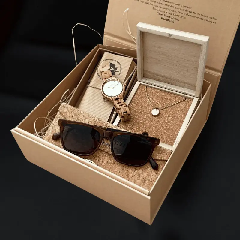 Rendi indimenticabile questa stagione festiva con la Scatola Regalo WoodWatch.