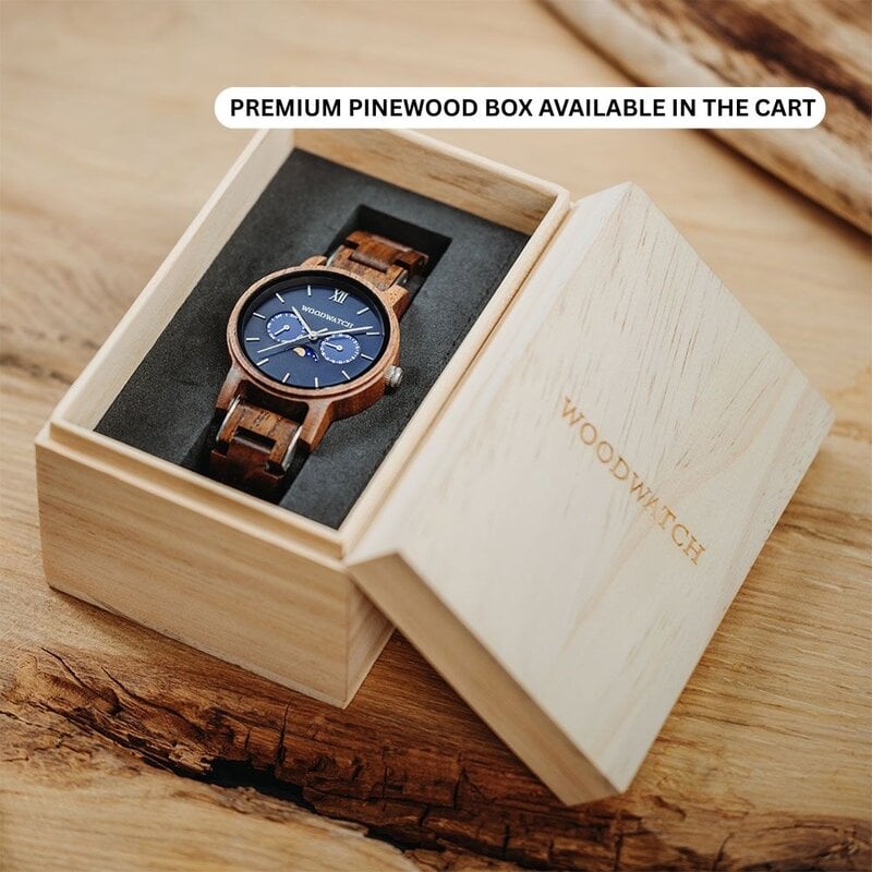 The CLASSIC Collection rethinks the aesthetic of a WoodWatch in a sophisticated way. The slim cases give a classy impression while featuring a unique a moonphase movement and two extra subdials featuring a week and month display. The CLASSIC Mariner is ma