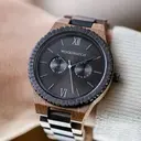 Denna premiumdesignade klocka kombinerar unika nya träslag med en lyxig urtavla och bakboett i rostfritt stål. I hjärtat av klockan slår ett helt nytt multifunktionellt urverk med två extra urtavlor för vecka och månad. GRAND Urban Jungle är tillverkad av