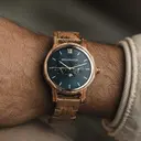 The CLASSIC Collection rethinks the aesthetic of a WoodWatch in a sophisticated way. The slim cases give a classy impression while featuring a unique a moonphase movement and two extra subdials featuring a week and month display. The CLASSIC Yachter is ma