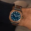 Il RANGER rende omaggio ai tratti fondamentali degli strumenti tattici dell'aviazione e combina una cornice incastonata unica nel suo genere ad un design industriale. Gli strumenti dell'aviazione devono chiaramente essere leggibili in ogni momento, per qu