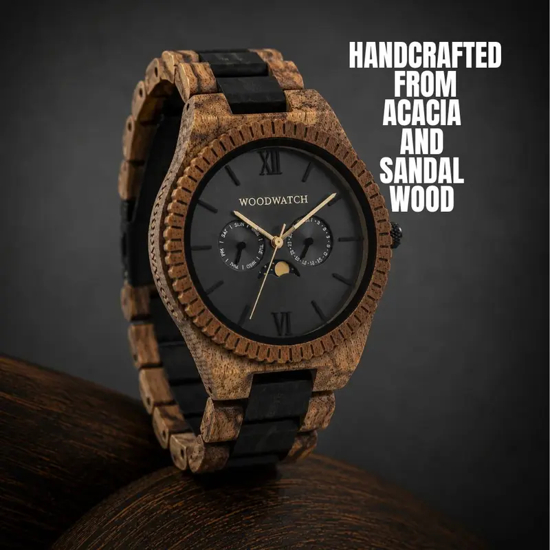 Cette montre premium inclut l’affichage des phases lunaires, et combine un nouveau type de bois avec de luxueux cadrans et des plaques arrière en acier inoxydable. Au coeur du boitier se trouvent deux nouveaux sous cadrans multifonctions affichant la sema
