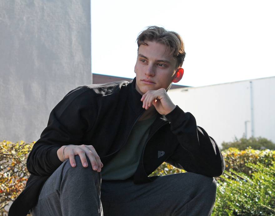 <strong>DONNAY JOGGINGSUITS</strong>