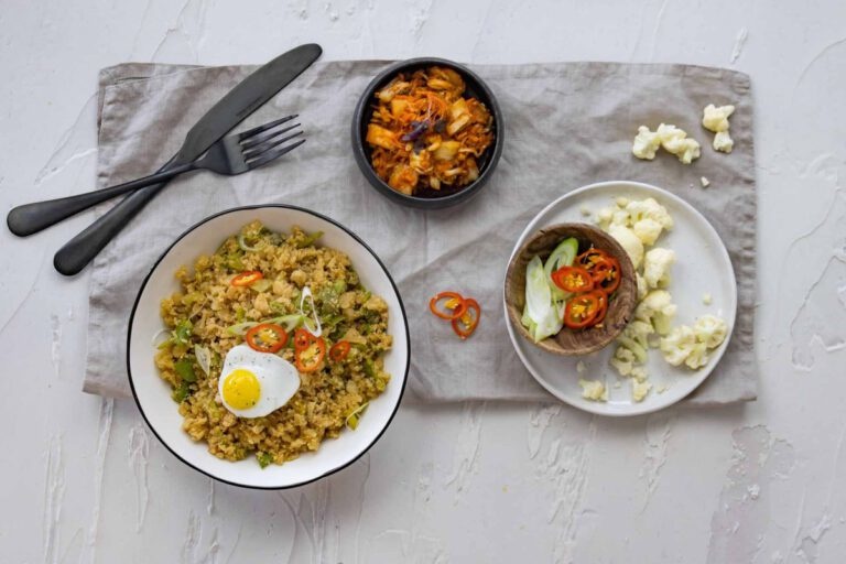 Kruidige nasi van bloemkoolrijst met Tramin Nussbaumer Gewürztraminer