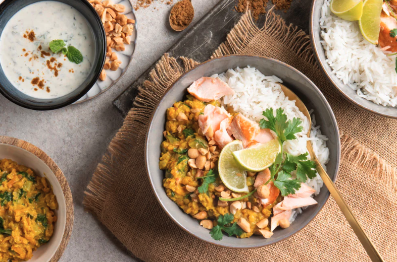 Dahl met zalm, raita en rijst en Maison de Villette Viognier